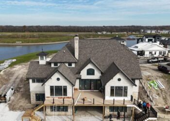 A & e roofing & siding inc