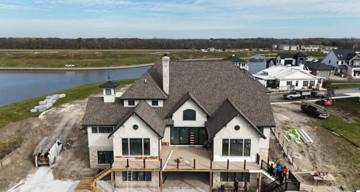 A & e roofing & siding inc